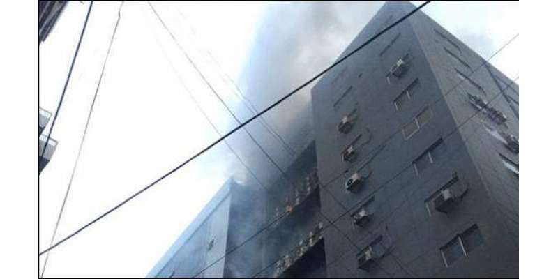 کلفٹن میں کثیر المنزلہ کمرشل عمارت میں لگی آگ پر 3 گھنٹے بعد قابو پا ..