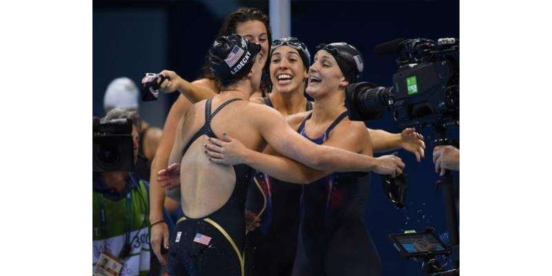 امریکہ ‘خواتین کی تیراکی کی ٹیم نے سونے کا تمغہ جیت کر امریکہ کو پوائنٹس ..
