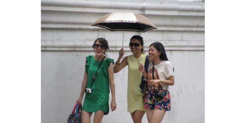 سیاح خواتین سکرٹ پہننے سے گریز کریں ٗبھارتی وزیر ثقافت
