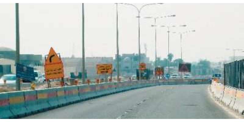 دوحا: قطر ٹریفک ڈپارٹمنٹ نے خالد بن عبداللہ روڈ پر نئے سائن بورڈ نصب ..
