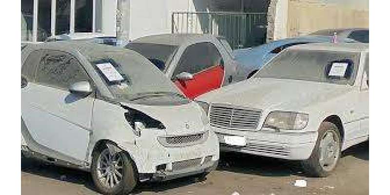 عجمان میونسیپیلٹی نے پارکنگ لاٹوں میں لمبے عرصے سے ترک کردہ 123 گاڑیاں ..