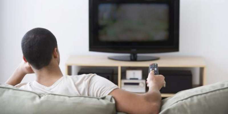 روزانہ ڈھائی گھنٹے سے زیادہ ٹی وی دیکھنے والوں کو پھیپھڑوں میں خون ..