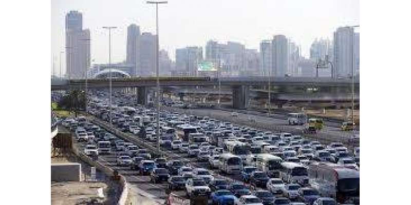 دبئی :متعدد ٹریفک حادثات کی وجہ سے ٹریفک جام کی صورتحال پیش آگئی