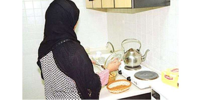 جدہ:سعودی خواتین نے گھریلوخادماؤں کی تنخواہیں نچلی سطح پر لانے کے لیے ..