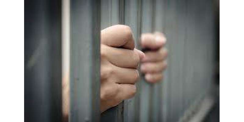 دبئی: اپنے دوست کو پانی میں ڈبونے والے سیاح کو دس سال قید کی سزا