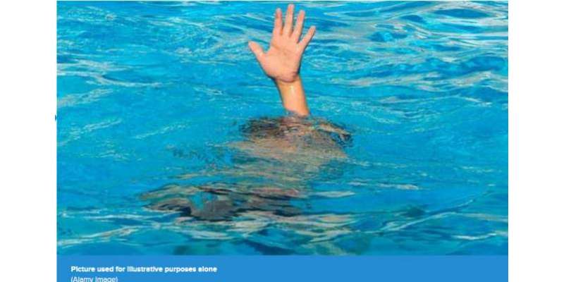 مسقط: لڑکیوں کوڈوبنے سے بچاتے بچاتے دو نوجوان پانی کی بپھری موجوں میں ..