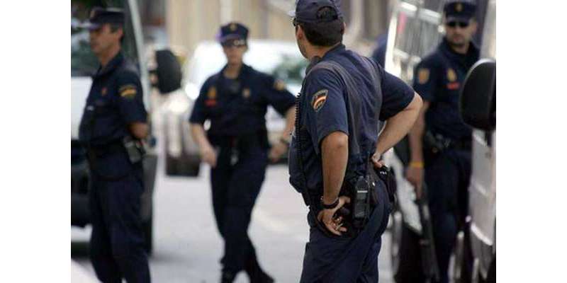 اسپین:پولیس اہلکاربن کرسیاحوں کو لوٹنے والاگروہ گرفتار