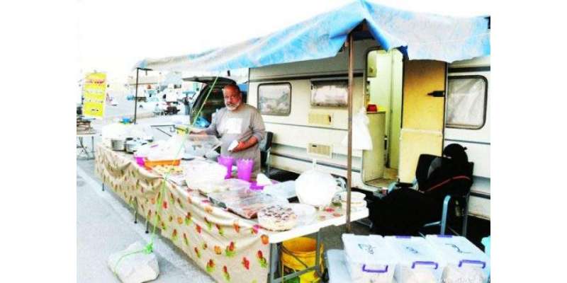 جدہ:سعودیوں خاندان کی بڑی تعداد نے سٹریٹ مارکیٹوں میں کام کا آغاز کردیا