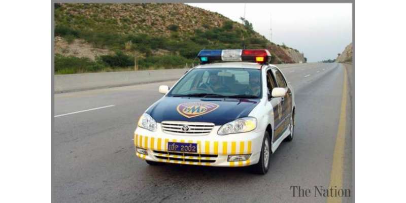 موٹر وے پولیس نے گمشدہ 67280  روپے تلاش کر کے شیخوپورہ کے مالک کو واپس ..