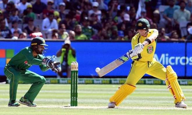 دوسرا ون ڈے ، آسٹریلیا نے پاکستان کو جیت کے لیے 221رنز کا ہدف دیدیا