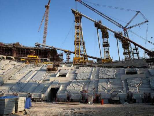 قطر میں فٹ بال کے عالمی کپ کیلئے سٹیڈیم کی تعمیر کے دوران برطانوی کارکن ہلاک