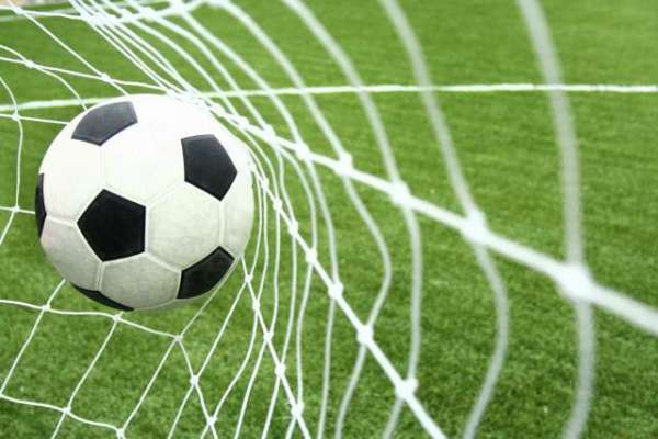 لیئر فٹ بال لیگ کے تحت ملکی و بین الاقوامی کھلاڑی دو نمائشی میچ کھیلیں گے
