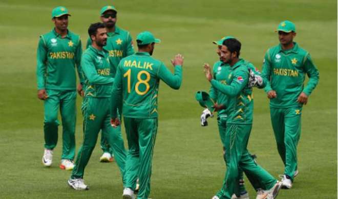 سری لنکا کیخلاف میچ میں سلو اوور ریٹ کے باعث پاکستان ٹیم پر 10 فیصد اور کپتان پر 20 فیصد میچ فیس کا جرمانہ عائد