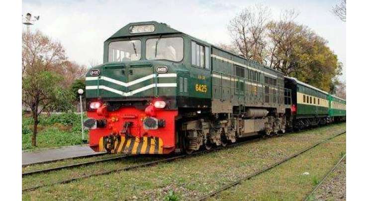 لاہور سے نارووال جانے والی فیض احمد فیض ایکسپریس ٹرین کی دو بوگیاں شاہدرہ ریلوے سٹیشن کے قریب پٹری سے اتر گئیں
