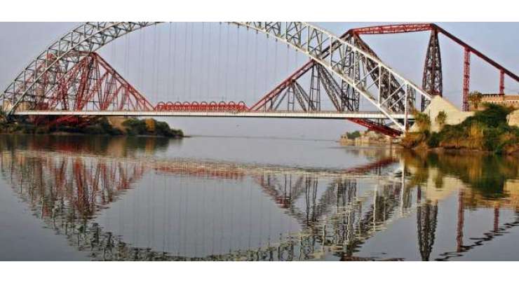 سیلفی لیتے ہوئے دریائے سندھ میں گر کر لاپتہ ہونے والا نوجوان آصف گھر واپس پہنچ گیا