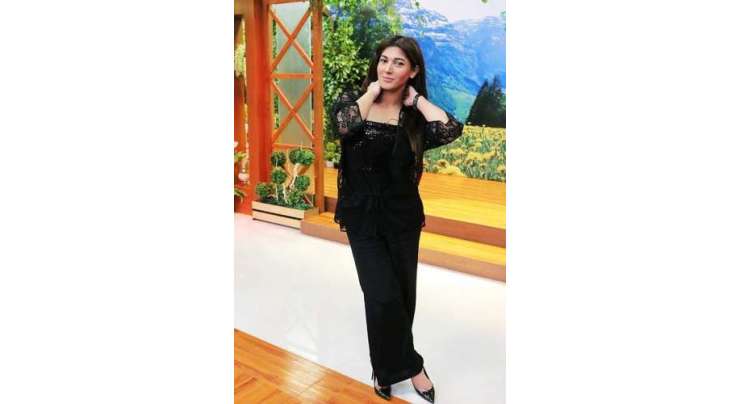 فلمسٹار ثناء ڈرامہ سیریل کی ریکارڈنگ میں حصہ لینے لاہور پہنچ گئیں