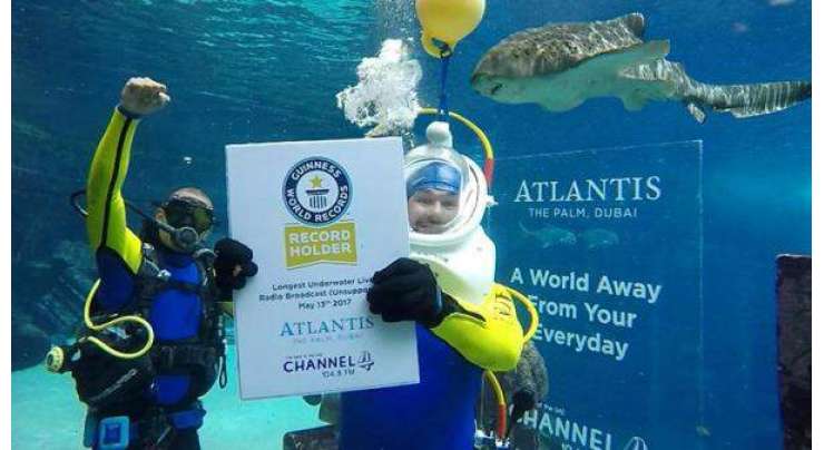 ریڈیو ہوسٹ نے زیر آب دنیا کی طویل ترین ریڈیو براڈ کاسٹ کر کے نیا ورلڈ ریکارڈ بنا لیا