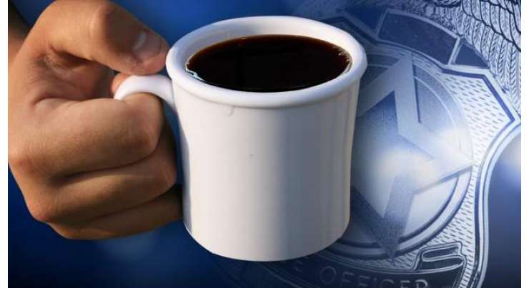 کم قیمت پر کافی پینے کے لیے خود کو پولیس آفیسر ظاہر کرنے والے کو پولیس نے دھر لیا