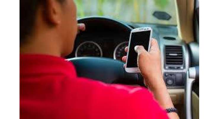 کویت ،دوران ڈرائیونگ موبائل فون استعمال کرنے پر گاڑی ضبط کر لی جائے گے