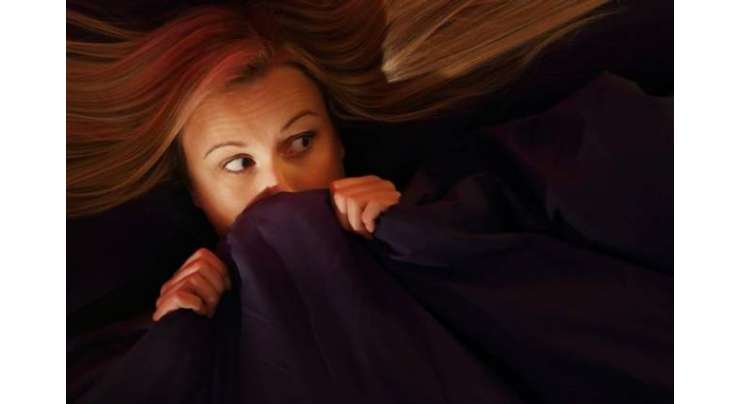 بالغ افراد کی ایک بڑی تعداد اندھیرے سے ڈرتی ہے اور بستر کے نیچے بھوت  وغیرہ چیک کر کے سوتی ہے