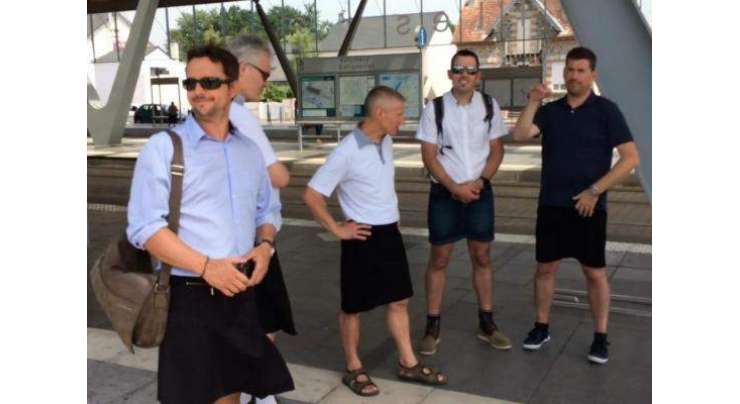 فرانسیسی مرد ڈرائیوروں کو کام کے دوران سکرٹ پہننے کی اجازت مل گئی