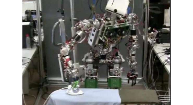 سپین کی یونیورسٹی نے کپڑے استری کرنے کے لیے روبوٹ بنا لیا