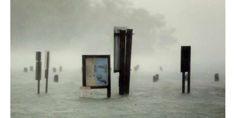 بحیرہ اوقیانوس کے جزیروں میں تباہی پھیلاتا سمندری طوفان ارما130میل ..