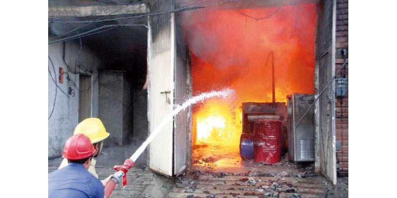 لاہور: محمود بوٹی انٹرچینج کے قریب دفتر میں آگ لگ گئی، 6 افراد جاں بحق