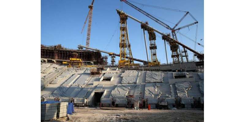 قطر میں فٹ بال کے عالمی کپ کیلئے سٹیڈیم کی تعمیر کے دوران برطانوی کارکن ..