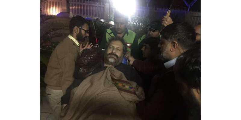 تحریک انصاف کے رکن قومی اسمبلی امجد نیازی کی ٹی وی شو میں شرکت کے دوران ..