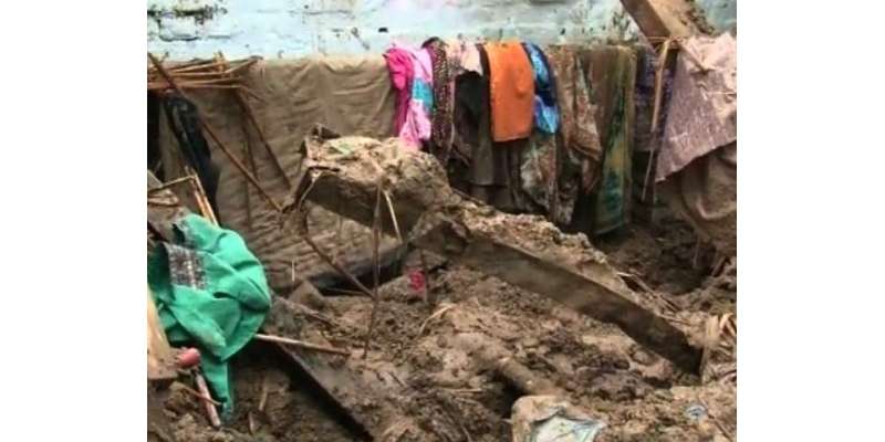 گوجرنوالہ میں مکان کی چھت گرنے سے باپ اور 4 بچے جاں بحق ‘ماں شدید زخمی ..