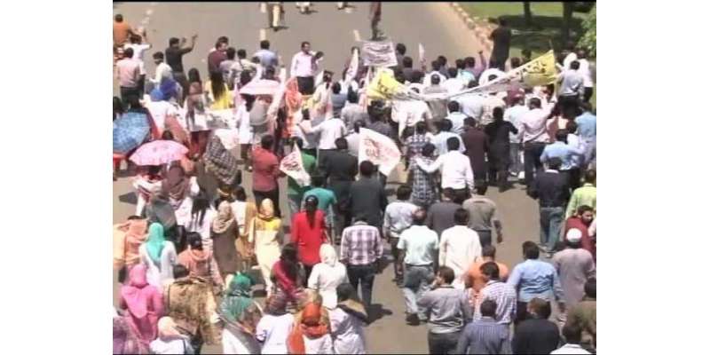کراچی، مسائل کے حل کی یقین دہانی کے بعد ینگ ڈاکٹرز نے احتجاج دس دن کے ..
