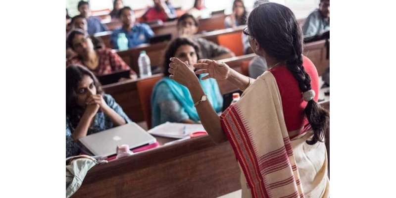 سری دیوی نے خواجہ سرا ممبئی یونیورسٹی میں داخلہ لے لیا