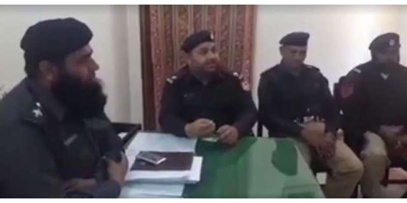 پنجاب پولیس کے افسروں کی نعت پڑھتے ہوئے ویڈیو سوشل میڈیا پر مقبول ہو ..