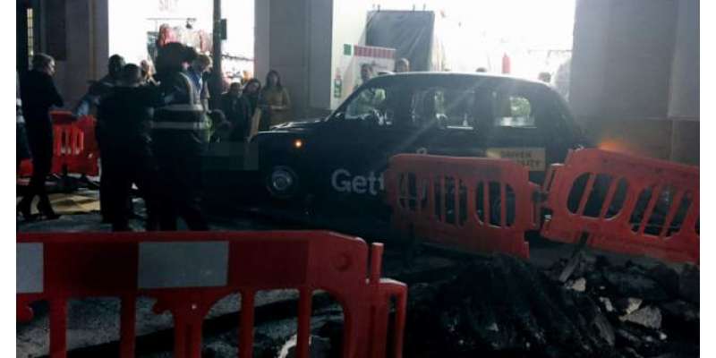 لندن میں ممکنہ دہشتگردی کا واقعہ، کار سوار نے گاڑی راہگیروں پر چڑھا ..