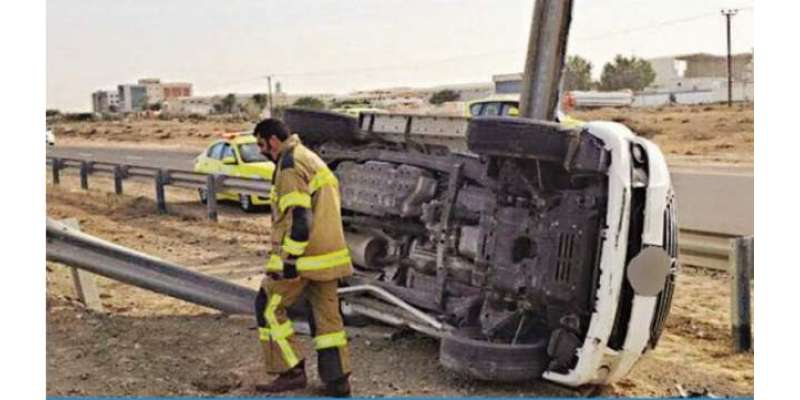 متحدہ عرب امارات میں گاڑی الٹنے پر امارتی عورت اور اسکی بیٹی زخمی