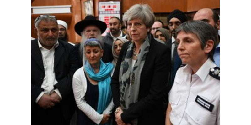 برطانوی وزیراعظم کا دہشت گردی سے متاثرہ مسجد کا دورہ