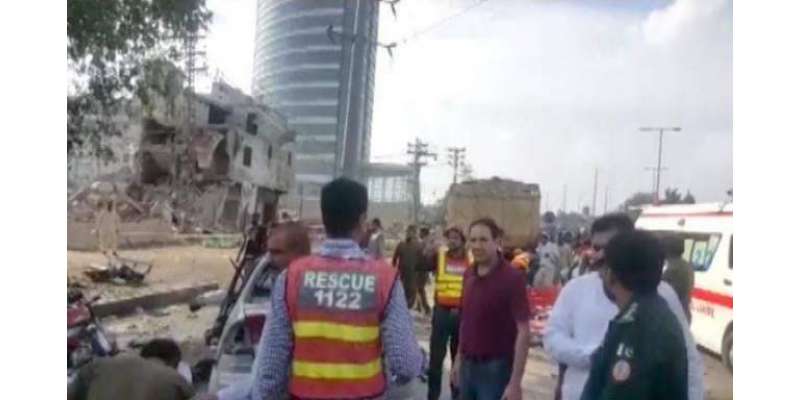 لاہور بم دھماکے میں شہید ہونے والا پو لیس اہلکا ر آبائی قبرستان میں ..