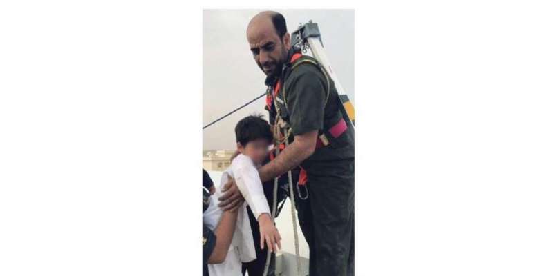 20 میٹر لمبے مین ہول میں گرنے والے اماراتی بچے کو بچا لیا گیا