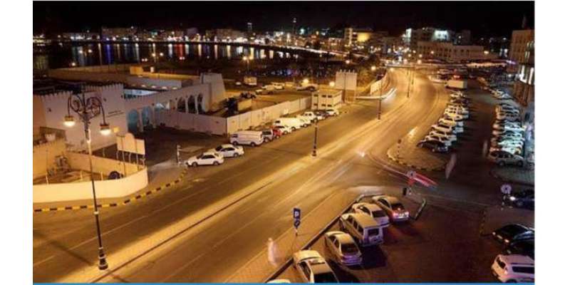 عمان سڑک حادثے میں دو امارتی ہلاک، 13زخمی