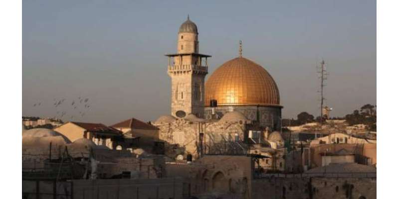 اسرائیلی پولیس کی پشت پنائی میں کٹر یہودیوں کی مسجد اقصی کی بے حرمتی