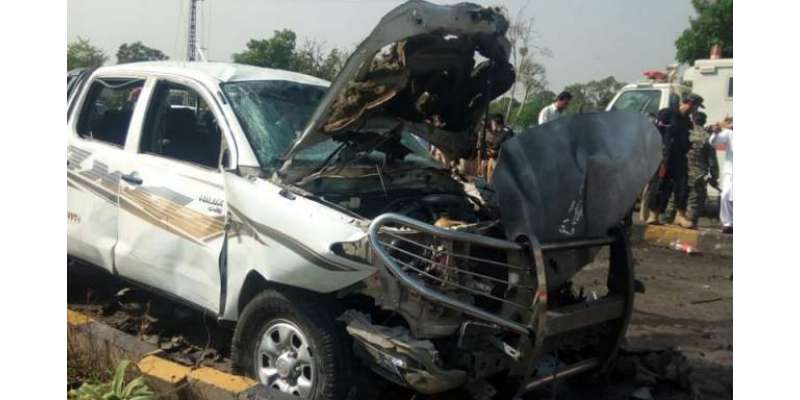 حیات آباد پشاور میں فرنٹیئر کور کی گاڑی پر خودکش حملے میں 2 سیکورٹی ..