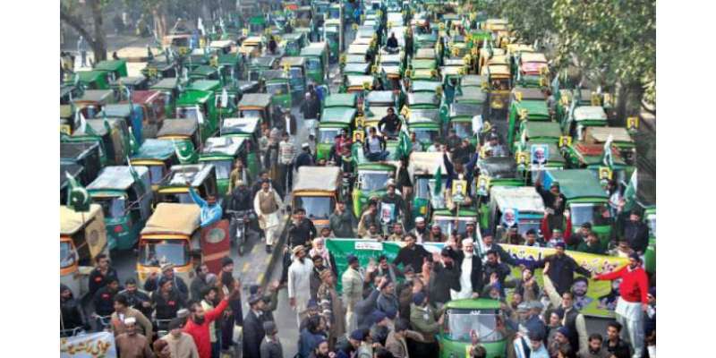 کراچی ، بنا میٹر چلنے والی ٹیکسی اور رکشہ سمیت چنگ چی رکشوں کیخلاف بھر ..