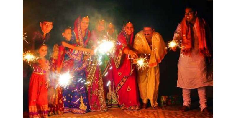 ہندو برادری اپنا مذہبی تہوار ’’دیوالی‘‘ (پرسوں )بھر پور انداز سے ..