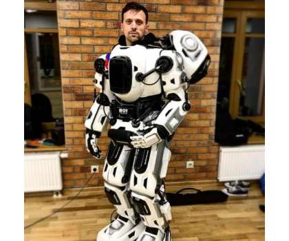 روس کا جدید ترین روبوٹ حقیقت میں انسان نکلا