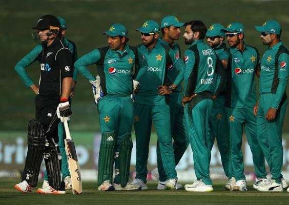 پاکستان اور نیوزی لینڈ کی ٹیمیں فیصلہ کن ون ڈے انٹرنیشنل میچ میں کل آمنے سامنے ہوں گی، دونوں ٹیموں کے درمیان تین میچوں کی سیریز 1-1 سے برابر