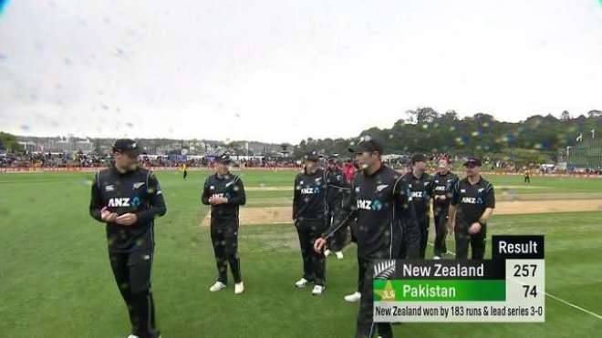 تیسرا ون ڈے ، نیوزی لینڈ نے پاکستان کو 183رنز سے ہرا کر سیریز جیت لی