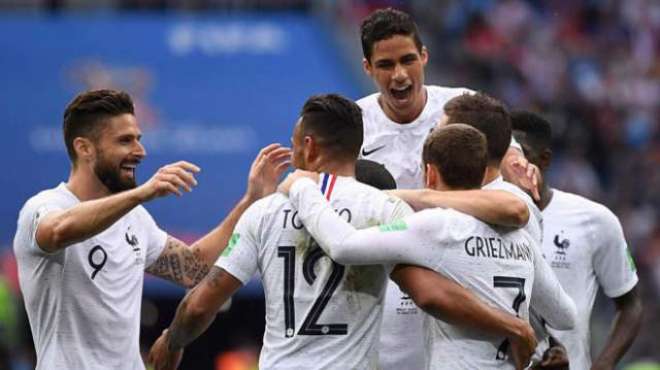 فرانس نے یوراگوئے کو 0-2 سے شکست دے کر 12 سال بعد عالمی کپ کے سیمی فائنل میں پہنچنے کا اعزاز حاصل کر لیا