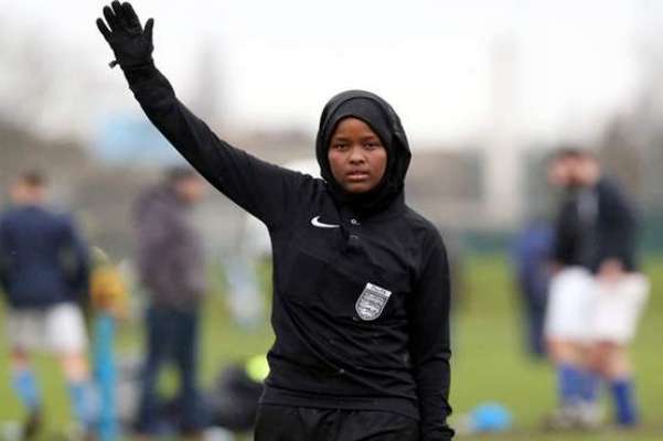 جواہر روبل دنیا کی پہلی مسلمان خاتون فٹبال ریفری بن گئیں