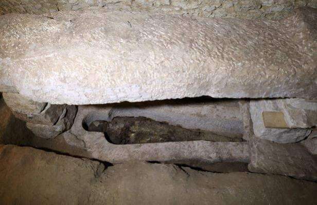 مصری ماہرین آثار قدیمہ نے 2 ہزار سال پرانی ممی بنانے والی ورک شاپ دریافت ..
